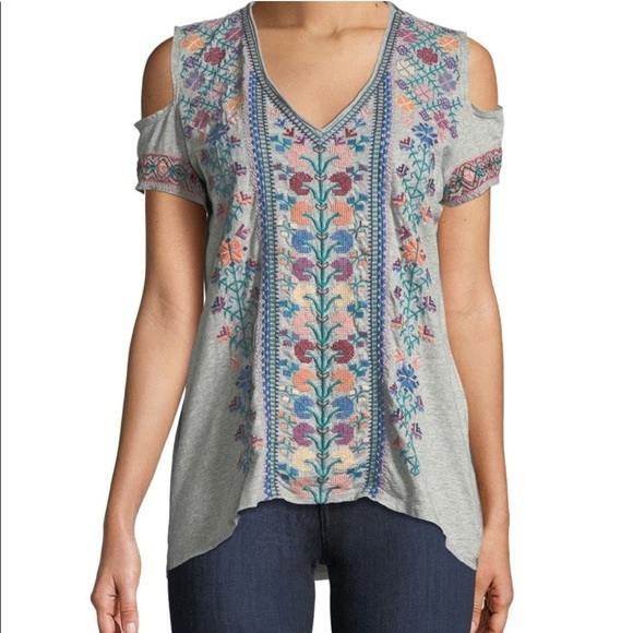 NWOT Johnny was Embroidered Floral Gray cold shoulder cotton oversized P2P 18